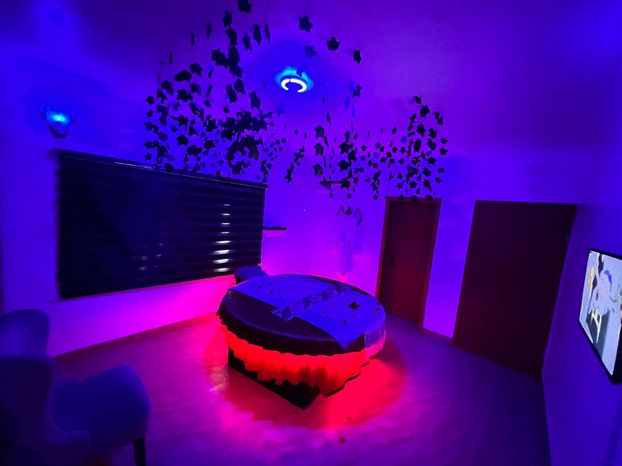 Body Scrub & Sauna Steam at Beebella